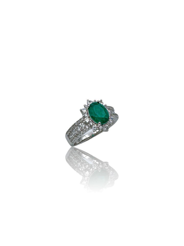 Queen Emerald Ring
