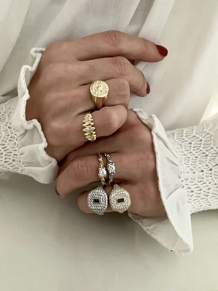 Full Taş Serçe Yüzük