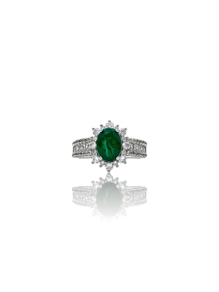 Queen Emerald Ring